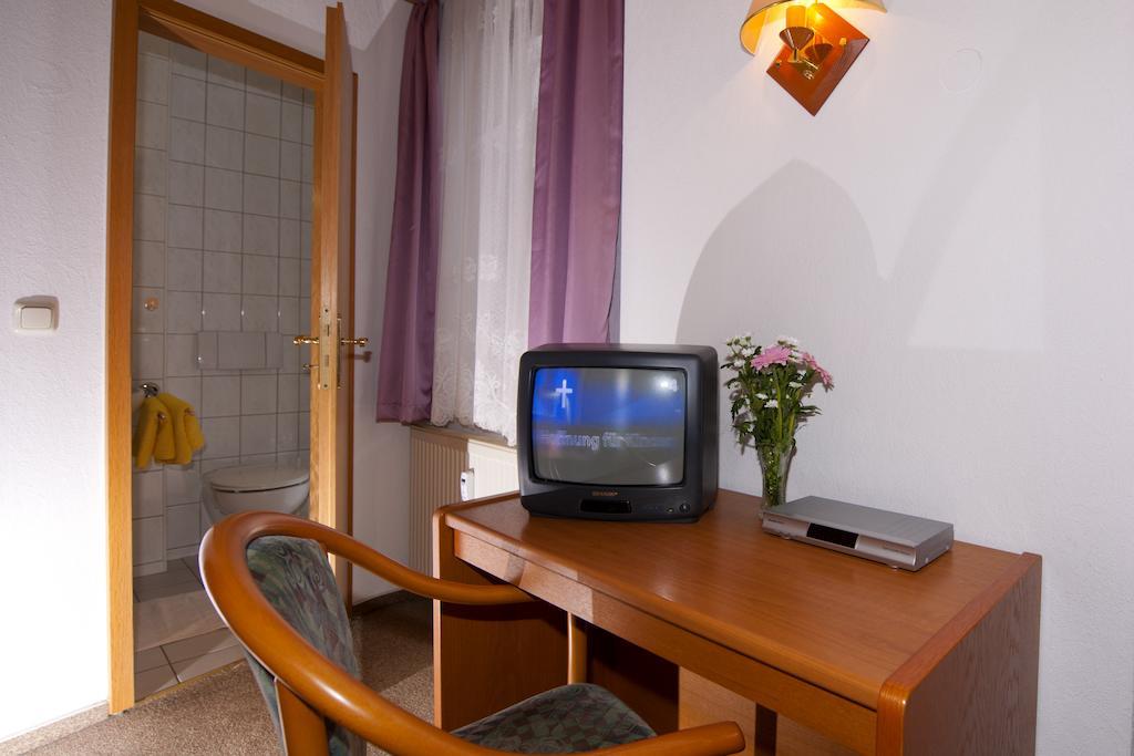 Pension Cafe Suzette Gotha Kamer foto
