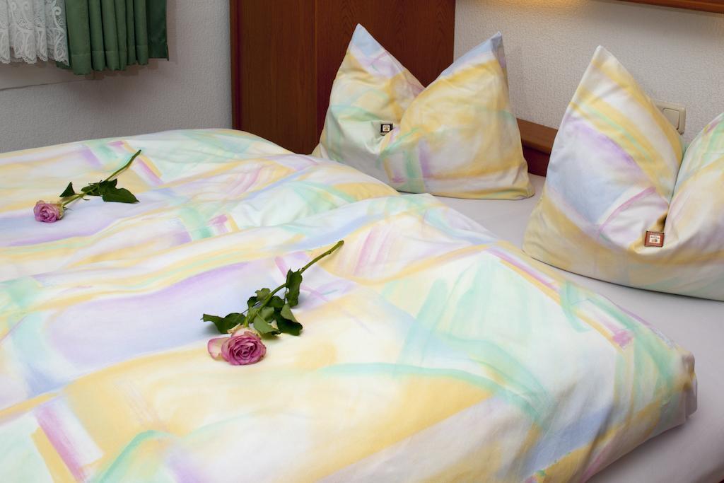 Pension Cafe Suzette Gotha Kamer foto
